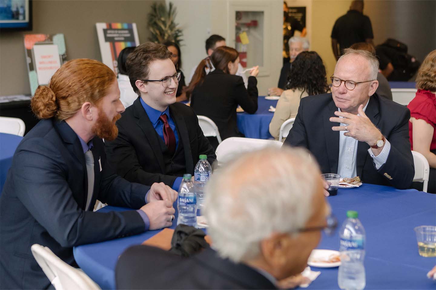 Professor Jim Thompson of the Emory Law Externship Program mingling with 1Ls at the Professionalism Training Day reception