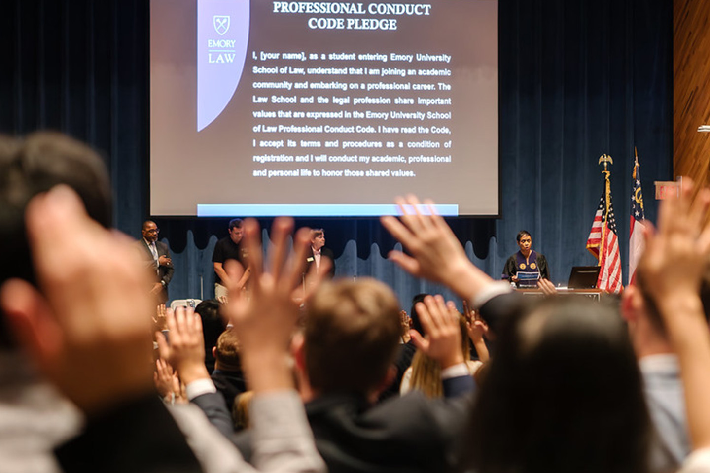 Judge Glenda Hatchett addressing Emory Law students at the annual swearing in ceremony in Tull Auditorium